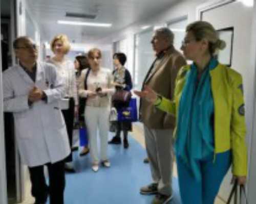 怀孕几天才能香港验血_香港验血几周才比较准确?大宝和二宝我找的同一家