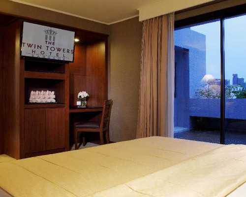 主角专门收藏古玩的小说,梦见白蝴蝶是什么意思做梦梦到白蝴蝶好不好