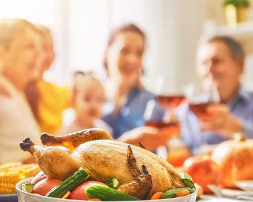 男人在古玩市场捡漏,2024年星座运势